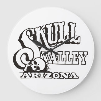 Wall Clock w/ Skull Valley, Arizona Logo Große Wanduhr