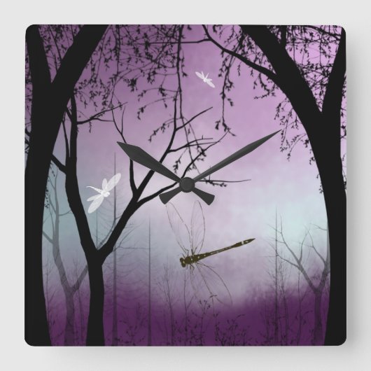 Wall-Clock Woodland mit Libellen bei Twilight Quadratische Wanduhr (Vorderseite)