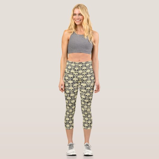 Wall o’ Skulls Capri Leggings (Vorderseite)