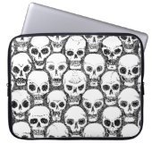 Wall o’ Skulls Laptopschutzhülle (Vorderseite)