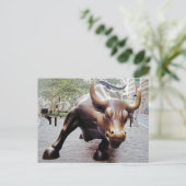 Wall Street Charging Bull Postkarte (Stehend Vorderseite)