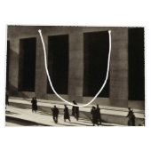 Wall Street (von Paul Strand, 1915) Große Geschenktüte (Rückseite)