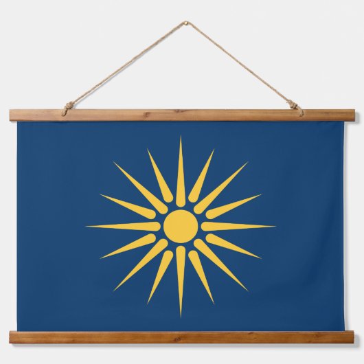 Wall Tapestry with flag of Macedonia, Greece Wandteppich Mit Holzrahmen (Vorne)