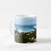 Wallaby an den Felsen am Meer, Tasse (Vorderseite Links)