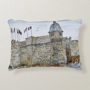 Wälle und Tor von Concarneau Bretagne, Frankreic Zierkissen