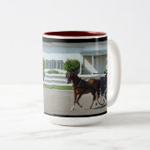 Walnuss-Hügel-Wagen, der Pferdeshow fährt Zweifarbige Tasse (VorderseiteRechts)