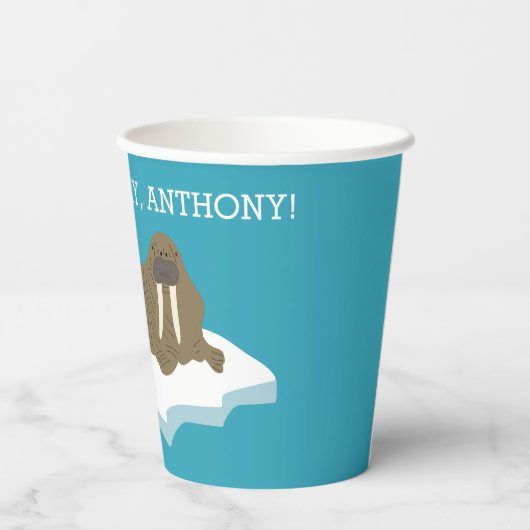 Walrus auf der Iceberg Custom Birthday Party Pappbecher (Rückseite)