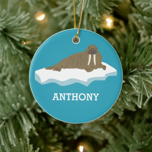 Walrus auf einer Iceberg-Illustration Personalisie Keramik Ornament (Baum)