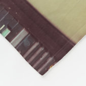 Wand aus farbenfrohen Retrofernsehern Fleecedecke (Ecke)