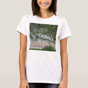 Wand der rosa Rosen, Florenz Italien T-Shirt