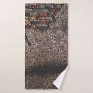 Wand mit gebrochenen Ziegeln Badehandtuch