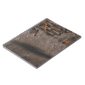 Wand mit gebrochenen Ziegeln Notizblock (Linke Seite)