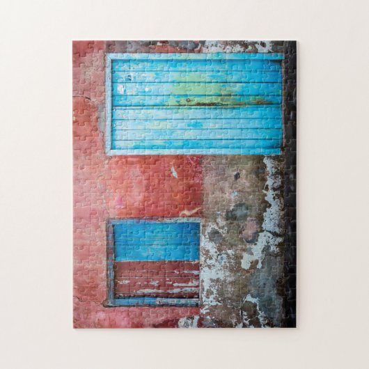 Wand, Tür und Fenster sind rot, blau und grau Puzzle (Vertikal)