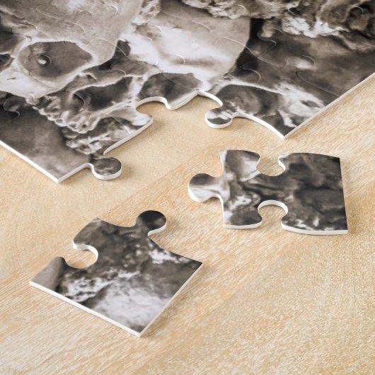 Wand voller Schädel und Knochen in der Knochenkape Puzzle (Seite)