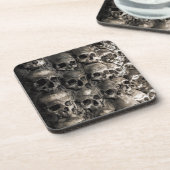 Wand voller Schädel und Knochen in der Knochenkape Untersetzer (Linke Seite)