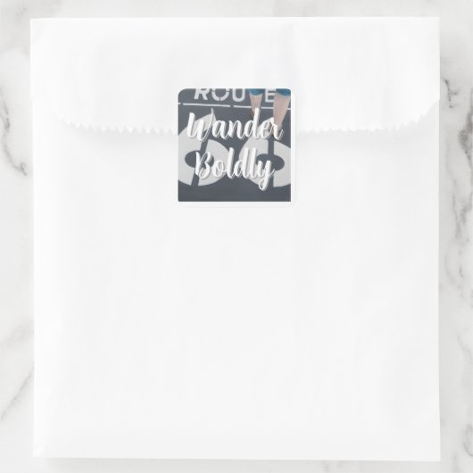 Wander Boldly Quadratischer Aufkleber (Tasche)