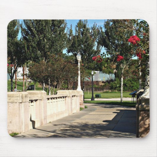 Wanderbrücke um den Mirror-See Mousepad (Vorne)