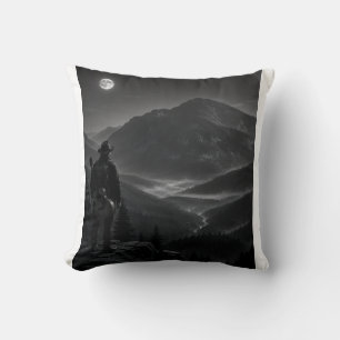 Wanderer Collection WO08 – Berg im Mondlicht Kissen
