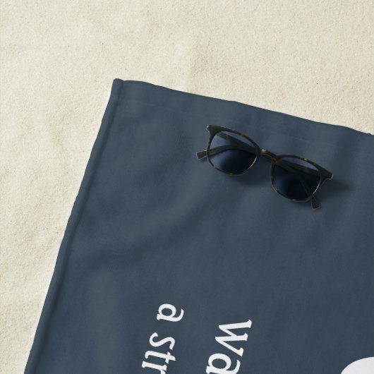 Wanderlust-Definition weiß, grau Strandtuch (Beispiel)