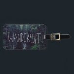 Wanderlust Gepäckanhänger<br><div class="desc">Handgeschriebener Typ,  "Wanderlust" überlagert über dem Foto von Rainier Creek.</div>