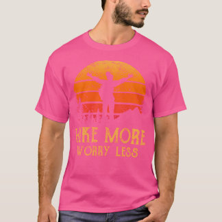 Wandern Besorgnis erregender weniger Vintage Retro T-Shirt