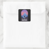 Wandern Funny Mountain Geschenk für Wanderer Quadratischer Aufkleber (Tasche)