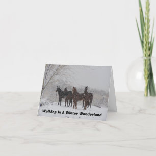 Wandern in einem Winterwunderland Feiertagskarte