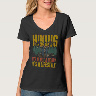 Wandern ist kein Hobby Es ist ein Lifestyle Funny  T-Shirt