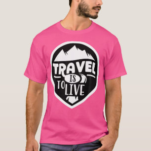 Wandern neben dem Wasser Wandern im Val Piora T-Shirt