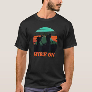 Wandern Sie auf Vintage 80er Stil Wanderung T-Shirt