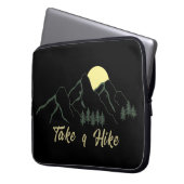 Wandern Sie mit den Pinienbäumen Laptopschutzhülle (Vorderseite Links)