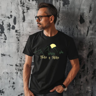 Wandern Sie mit Logokiefern im Freien T-Shirt