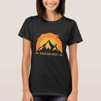 Wandern Sie nie allein Hundebesitzer Wandern T-Shirt