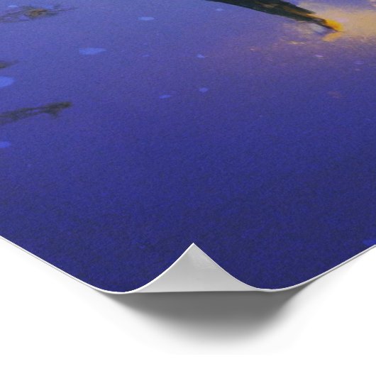 Wandern zu einer Hütte im Winterwald Poster (Ecke)