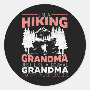 Wandernde Oma Bergsteigen Wanderin Großmutter Runder Aufkleber