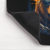 Wandernder Bär mit Sonnenbrille Retro-Berg-Kunst Mousepad (Ecke)