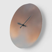 Wanderung in den Wolken 5 Rosa Wolken in einem bla Große Wanduhr (Winkel)