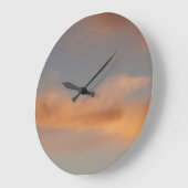 Wanderung in den Wolken 7 Rosa Wolken in einem bla Große Wanduhr (Winkel)