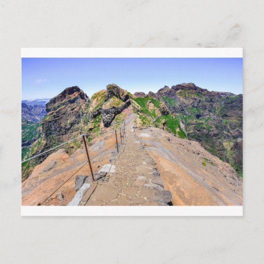 Wanderweg hinauf in den Bergen auf Madeira Portuga Postkarte (Vorderseite)
