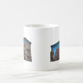 Wandgemälde auf Gebäude auf spanisch Harlem Kaffeetasse (Mittel)
