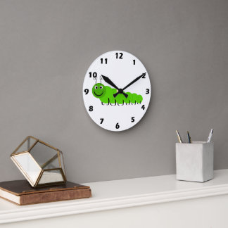 Wandleuchte mit grüner Raupe Runde Wanduhr