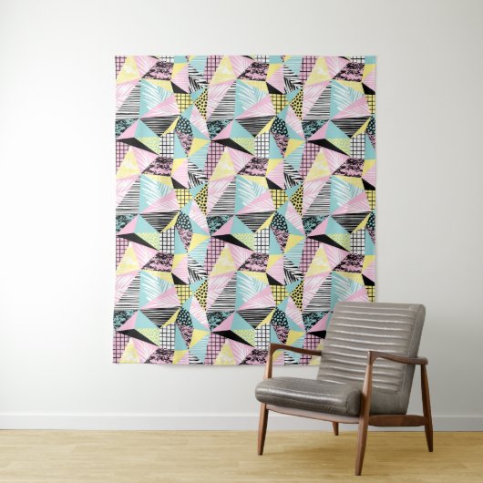 Wandteppiche mit abstrakt geometrischen Mustern (Beispiel)