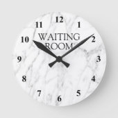 Wanduhr aus weißem Marmor gewartet (Vorderseite)