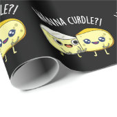 Wanna Curdle Funny Cheese Puns Dark BG Geschenkpapier (Rolleneckpunkt)