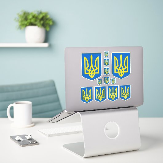 Wappen-Coat in der Ukraine Aufkleber (Laptop auf Schreibtisch)