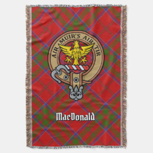 Wappen des Clan MacDonald of Keppoch über Tartan Decke