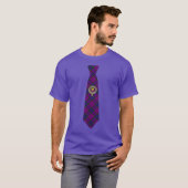 Wardlaw Tartan Necktie T-Shirt w/Badge (Vorne ganz)