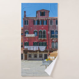 Warenkorb mit Kartons in Venedig Badehandtuch