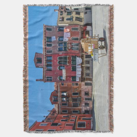 Warenkorb mit Kartons in Venedig Decke (Vorderseite Vertikal)