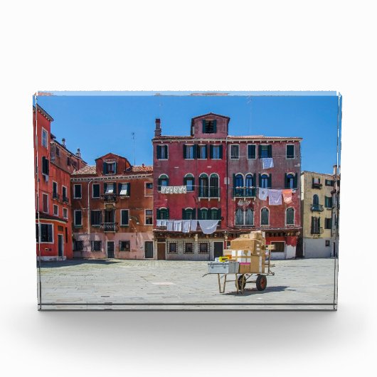 Warenkorb mit Kartons in Venedig Fotoblock (Vorderseite)